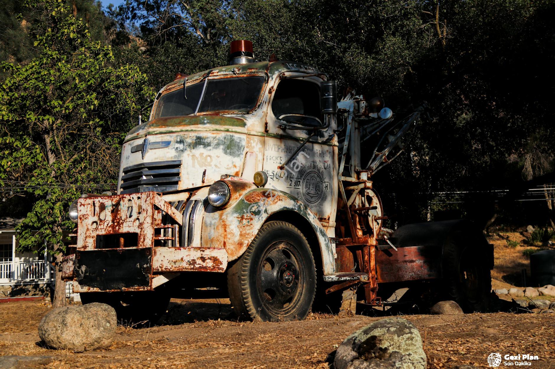 Üsküdar Oto Çekici: Araç Kurtarma ve Yol Yardımı